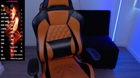 Snapshot of im_laia_ chatting on October 26, 9:53 pm Laia online show from October 26, 9:53 pm