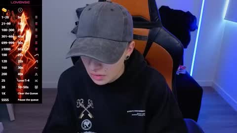 Snapshot of im_laia_ chatting on November 2, 9:17 pm Laia online show from November 2, 9:17 pm