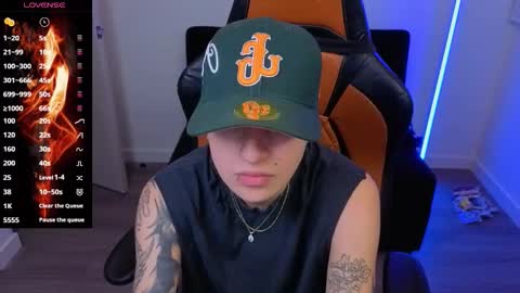 Snapshot of im_laia_ chatting on November 4, 12:43 am Laia online show from November 4, 12:43 am