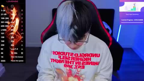 Laia online show from November 18, 1:11 am