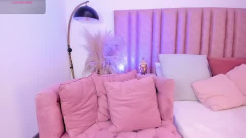 Lilyy  online show from June 13, 1:20 pm