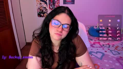 mei mei uwu online show from December 4, 12:31 am