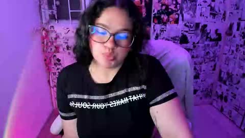 mei mei uwu online show from March 11, 1:44 am