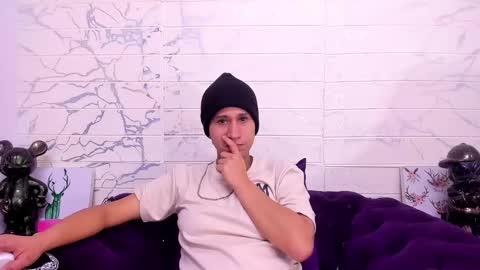 Snapshot of im_milan_rs chatting on February 5, 4:06 am im_milan_rs online show from February 5, 4:06 am