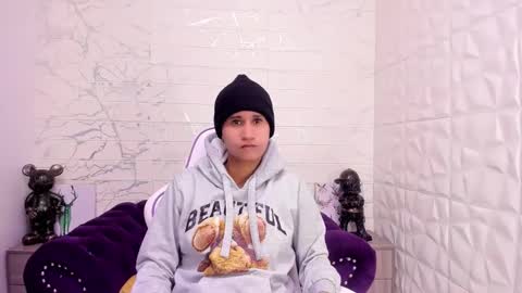 Snapshot of im_milan_rs chatting on February 12, 12:27 am im_milan_rs online show from February 12, 12:27 am