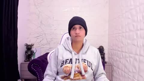 Snapshot of im_milan_rs chatting on February 12, 6:40 am im_milan_rs online show from February 12, 6:40 am