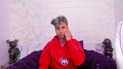 Snapshot of im_milan_rs chatting on February 17, 6:53 am im_milan_rs online show from February 17, 6:53 am