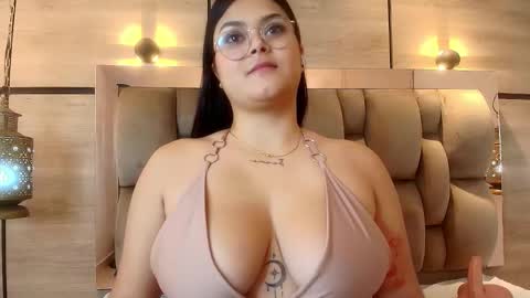 im mou  online show from October 11, 12:36 pm