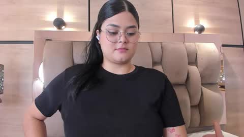 im mou  online show from January 8, 1:02 pm