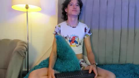 Perseo - Help me with 50 thumbs up online show from January 11, 11:21 pm