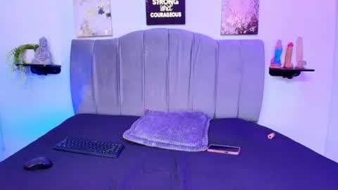 im_riley_ online show from June 13, 7:23 pm
