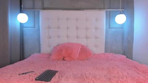 im tiffany  online show from February 5, 4:28 am