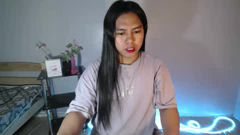 Snapshot of im_ur_girl_demure chatting on March 22, 6:06 am kyline online show from March 22, 6:06 am