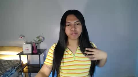 Snapshot of im_ur_girl_demure chatting on March 23, 5:44 am kyline online show from March 23, 5:44 am