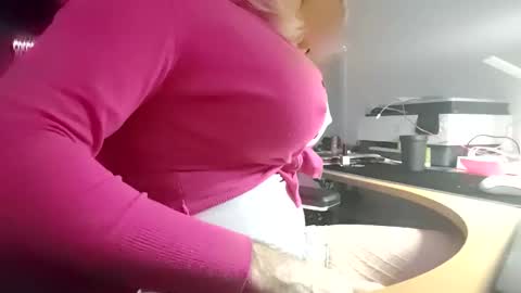 Snapshot of imangelamartin chatting on January 18, 11:30 pm ngela Sometimes online show from January 18, 11:30 pm