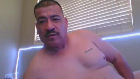 Snapshot of imbackmandosuknw chatting on January 2, 8:24 pm imbackmandosuknw online show from January 2, 8:24 pm