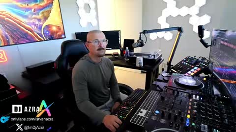 Snapshot of imdjazra chatting on February 17, 4:48 pm DJ Azra online show from February 17, 4:48 pm