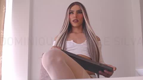 Snapshot of imdominique chatting on October 15, 1:44 pm     online show from October 15, 1:44 pm