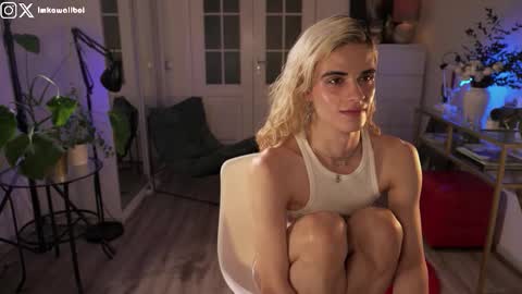 Snapshot of imkawaiiboi chatting on November 7, 8:42 pm sasha hethey online show from November 7, 8:42 pm