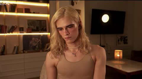 Snapshot of imkawaiiboi chatting on February 15, 10:50 pm sasha hethey online show from February 15, 10:50 pm