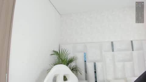 Snapshot of imkrystall chatting on October 27, 8:46 pm Krystall online show from October 27, 8:46 pm