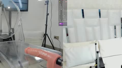 Snapshot of imkrystall chatting on November 12, 9:25 pm Krystall online show from November 12, 9:25 pm