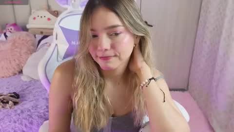 Snapshot of imlarisamaia chatting on February 27, 10:42 pm Larisa online show from February 27, 10:42 pm