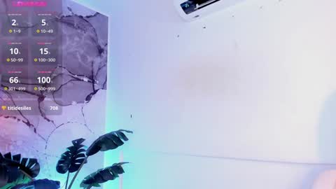 Leana online show from December 10, 7:00 pm