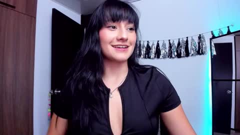 Snapshot of imlenka chatting on February 18, 11:33 pm Lenka online show from February 18, 11:33 pm