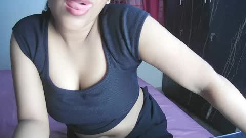 Snapshot of imlovelyrose chatting on May 27, 11:51 am ROSE online show from May 27, 11:51 am