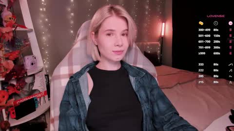 Mia online show from November 23, 10:15 am