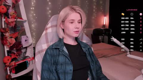 Mia online show from November 24, 9:53 am