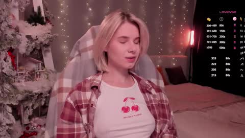 Mia online show from December 22, 10:01 am