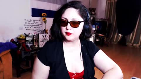 Empress online show from December 6, 9:35 pm
