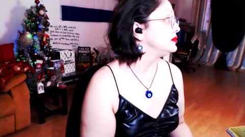 Empress online show from December 13, 5:49 am