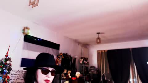 Empress online show from December 24, 10:39 pm