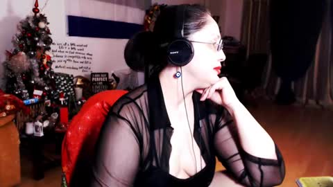 Empress online show from February 3, 9:50 pm