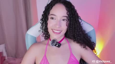 Snapshot of imsarah__ chatting on April 6, 1:25 am Sara online show from April 6, 1:25 am
