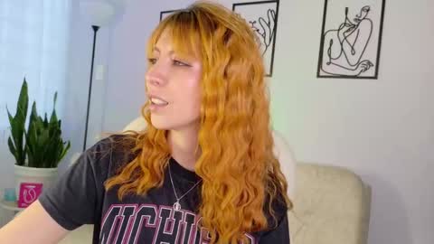 Sienna online show from September 29, 9:19 pm