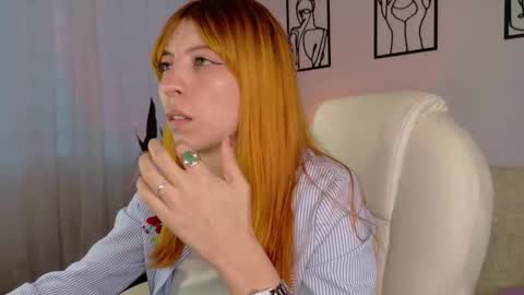 Sienna online show from November 28, 10:01 pm