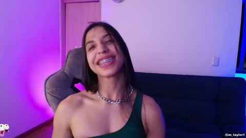 Snapshot of imtaylor__ chatting on October 31, 11:50 pm TAYLOR online show from October 31, 11:50 pm