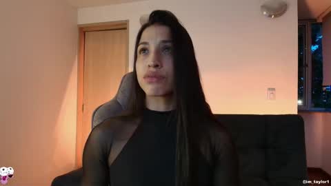 Snapshot of imtaylor__ chatting on November 21, 10:52 pm TAYLOR online show from November 21, 10:52 pm