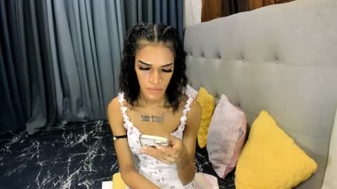 Snapshot of imyour_dreamasian4uxxx chatting on April 8, 2:50 pm imyour_dreamasian4uxxx online show from April 8, 2:50 pm