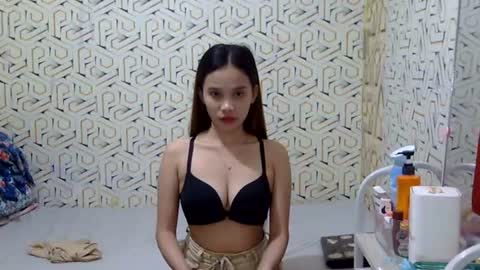 Snapshot of imyourgirl_vanessa26 chatting on July 14, 10:32 am Im sad because im lonely wish help me here online show from July 14, 10:32 am