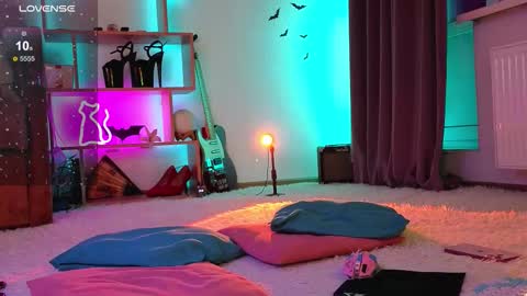  Dina  Help me reach 100 likes  online show from March 12, 12:06 am