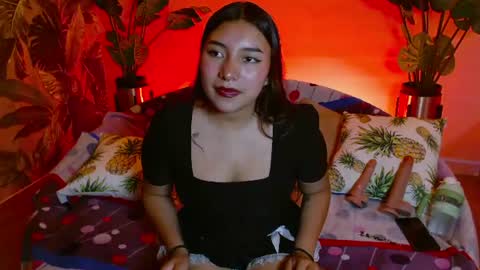 incredible_foxxy online show from August 1, 3:39 am
