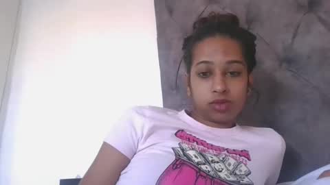Snapshot of indanbella19 chatting on April 17, 4:59 am indanbella19 online show from April 17, 4:59 am