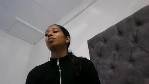 Snapshot of indanbella19 chatting on June 4, 5:02 am indanbella19 online show from June 4, 5:02 am