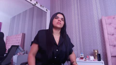Indi Catalina online show from January 20, 11:45 am