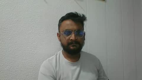 Snapshot of indian1433 chatting on December 5, 4:54 am indian1433 online show from December 5, 4:54 am